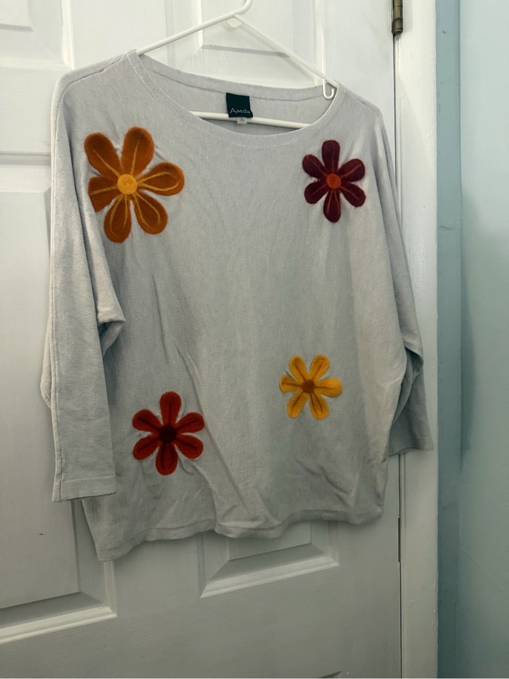 AAEDA Women’s Large Gray Floral Embroidered 3/4 Sleeve Sweater
